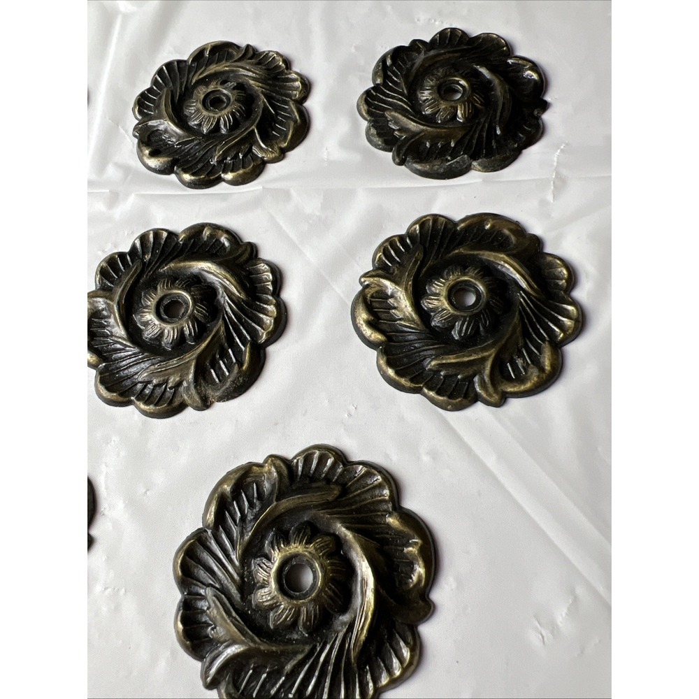 Lot Of 8 Vintage Metal Floral Rosettes Furniture Hardware Pieces - Picture 6 of 7
